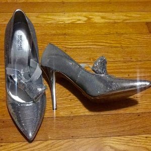 NWT Michael Kors Paris Bow Sequin Silver Pumps